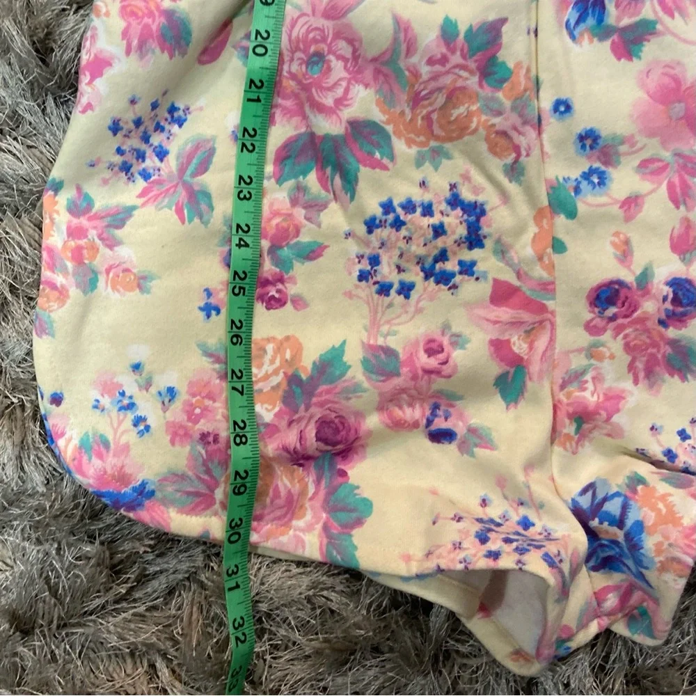 Handmade women cream cotton knit floral sleeveless romper. Size waist 31” NWOT. - Picture 5 of 9